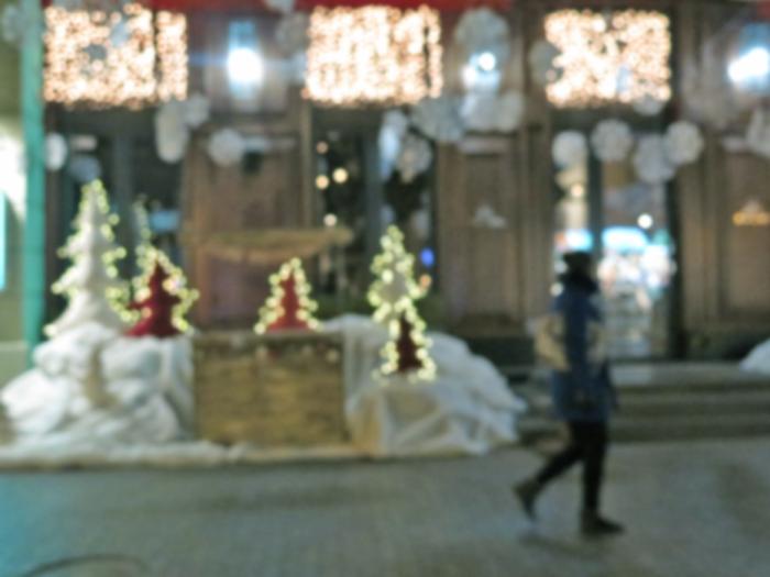 Новогодние витрины магазинов: как украсить, обзор, советы