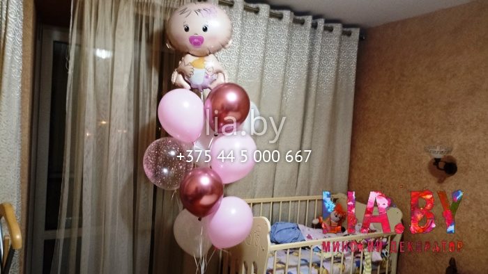 Фонтаны из гелевых шаров на день выписки из роддома