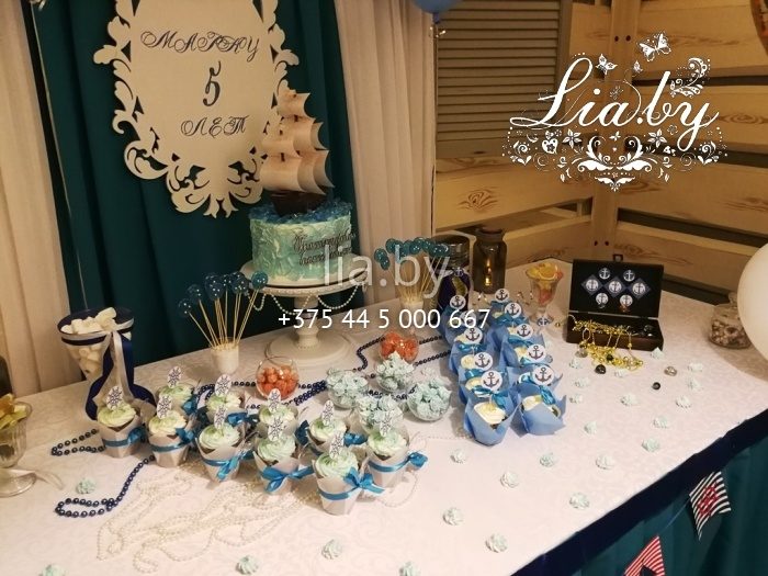 торт и пирожные в Candy Bar и украшение под мальчуковый стиль