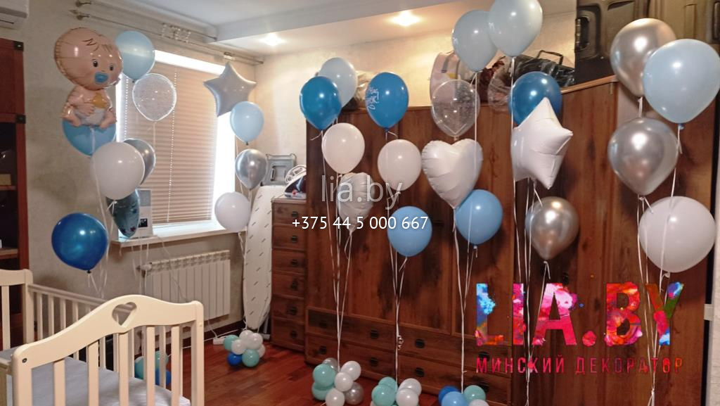 Украшение колоннами из шаров на мальчика