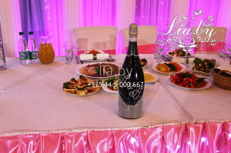 бутылка со стразами крашенная