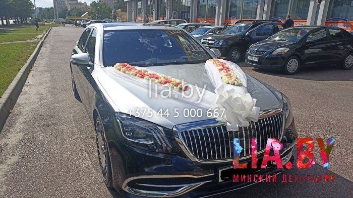 Украшение авто живыми цветами на капот и ручки
