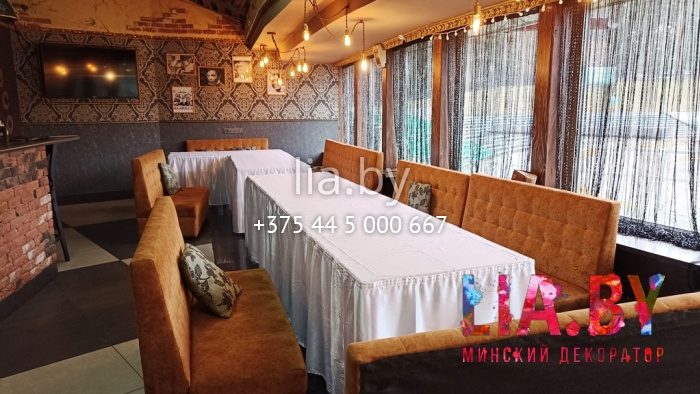 Украшение банкетных столов скатертями и юбками