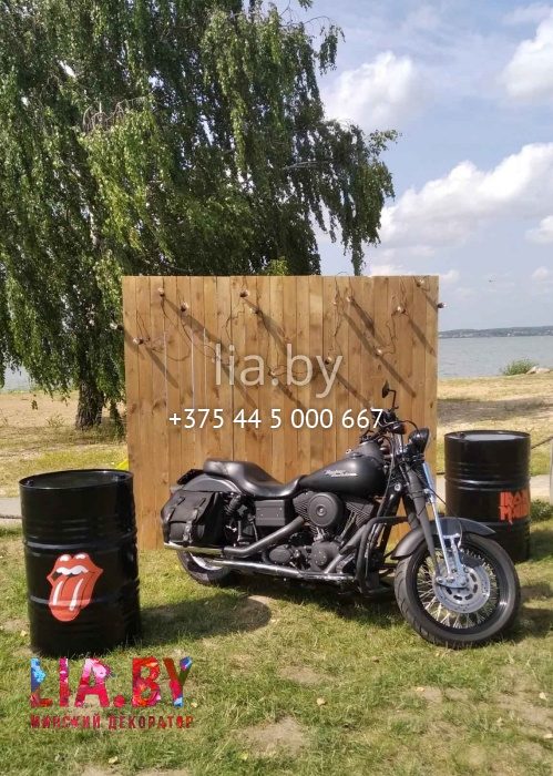 Фотозона с мотоциклом Harley Davidson