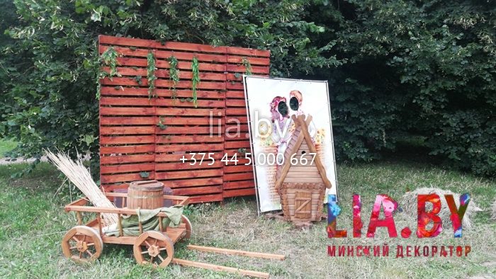 Две фотозоны тематики белорусского села в парке
